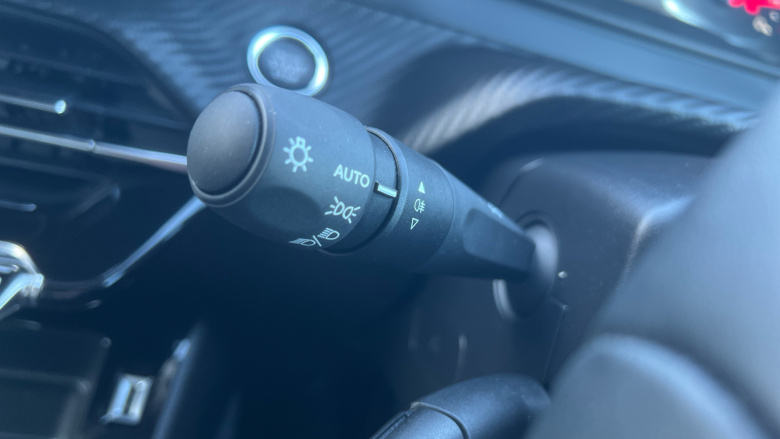 Peugeot 208 1.2 PureTech 100 Active Premium 5dr Petrol Hatchback